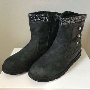 Muk Luks boots